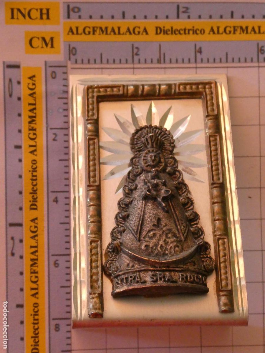 Antig&uuml;edades: ADORNO RELIGIOSO. IMAGEN DE NUESTRA SE&Ntilde;ORA DEL ROC&Iacute;O. METAL. 60GR