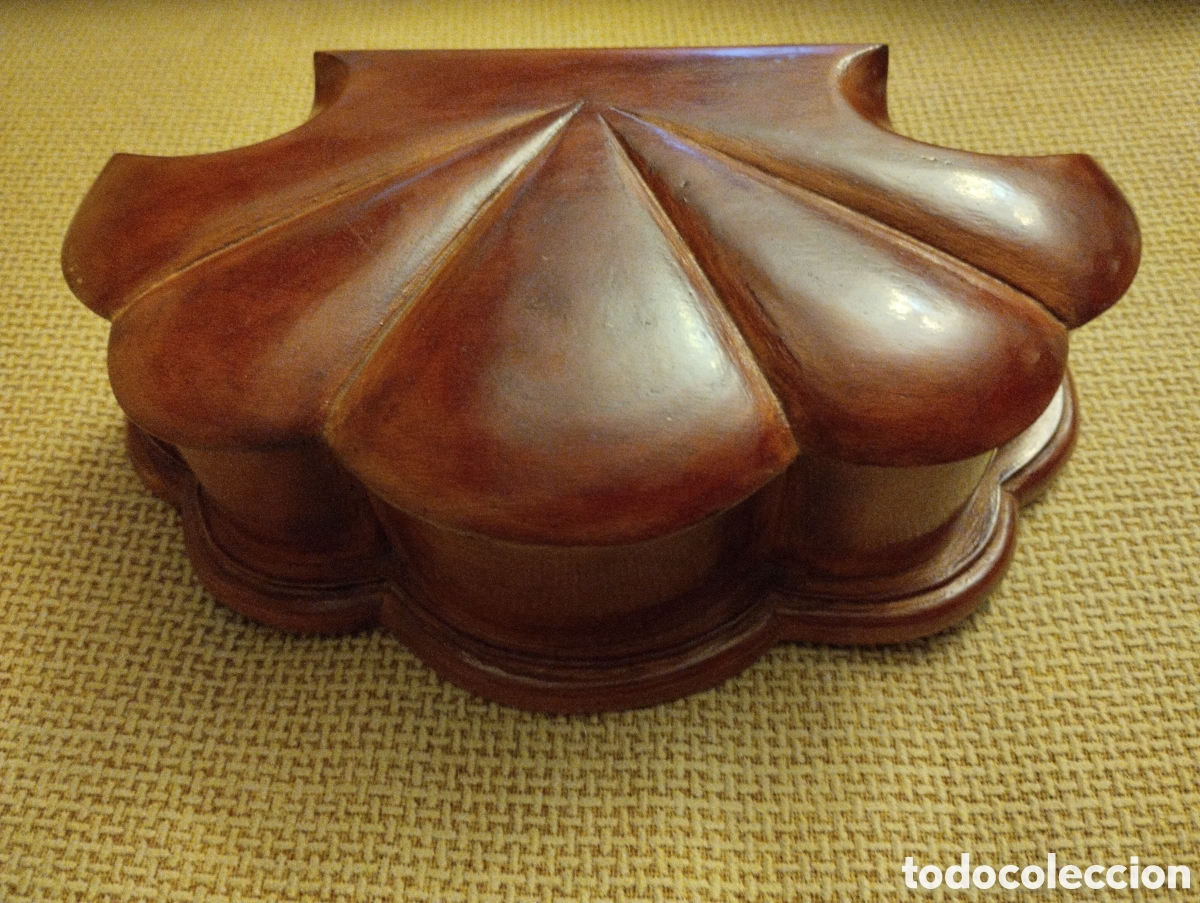 Antig&uuml;edades: Joyero de madera con forma de concha - Foto 1