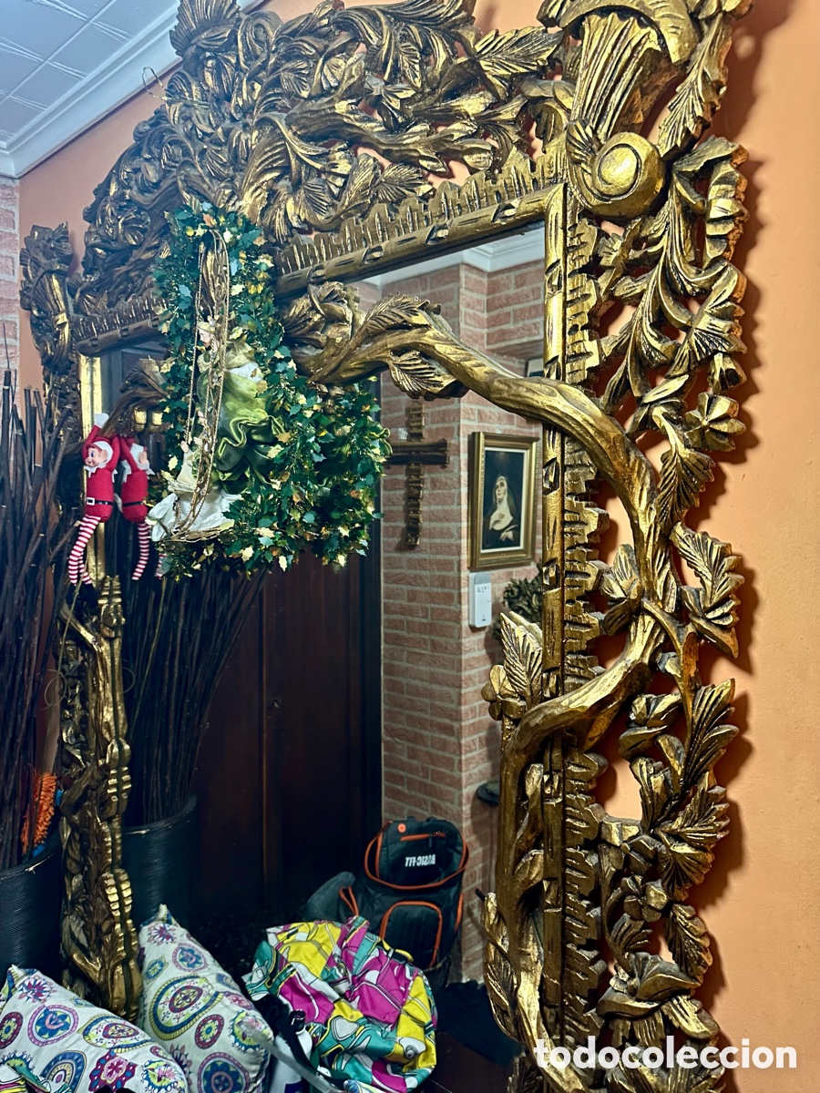 Antig&uuml;edades: Majestuoso espejo madera tallada pan de oro , muy antiguo, perfecto estado.