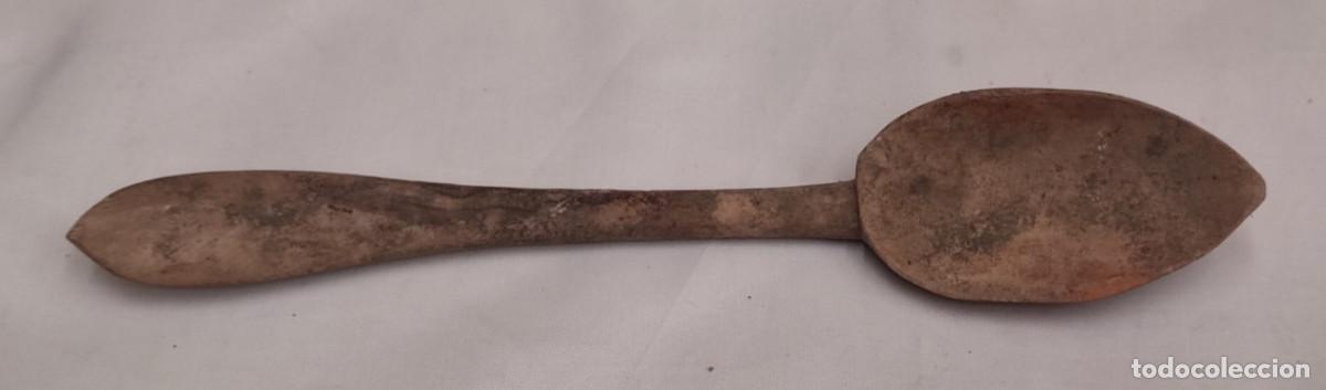Antig&uuml;edades: ANTIGUA CUCHARA SOPERA DE MADERA, SIGLO XIX, 21 CM