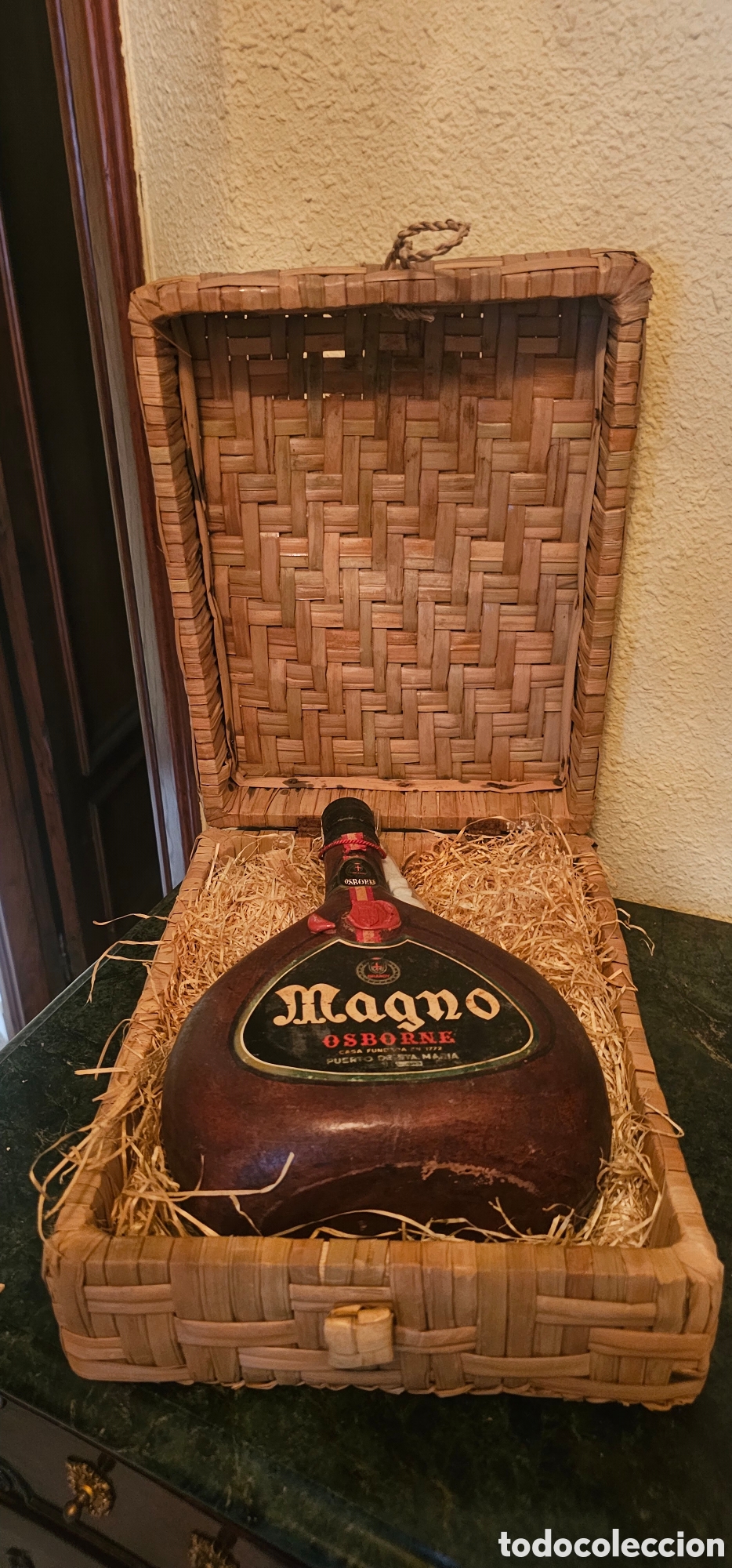 Antig&uuml;edades: Excelente botella de brandy Magno - Foto 1