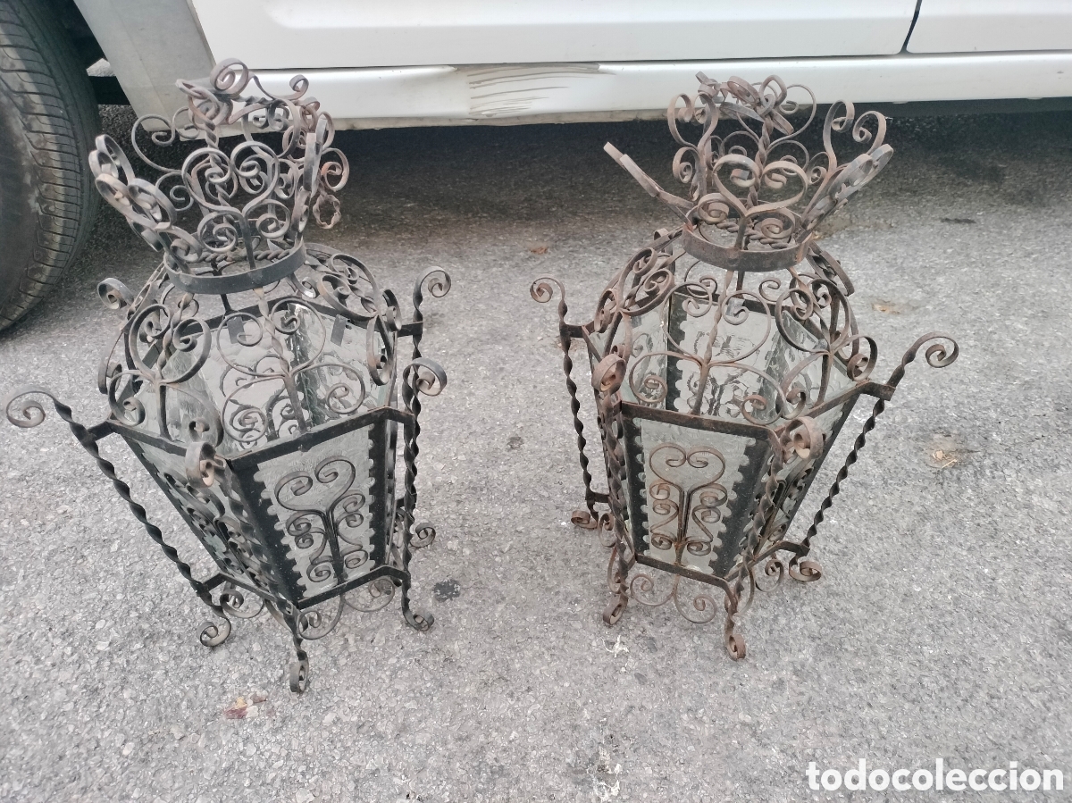 Antig&uuml;edades: 2 FAROLes ESPA&Ntilde;OLes DE FORJA -S. XIX-. 52 CMS DE ALTO contando la cadena