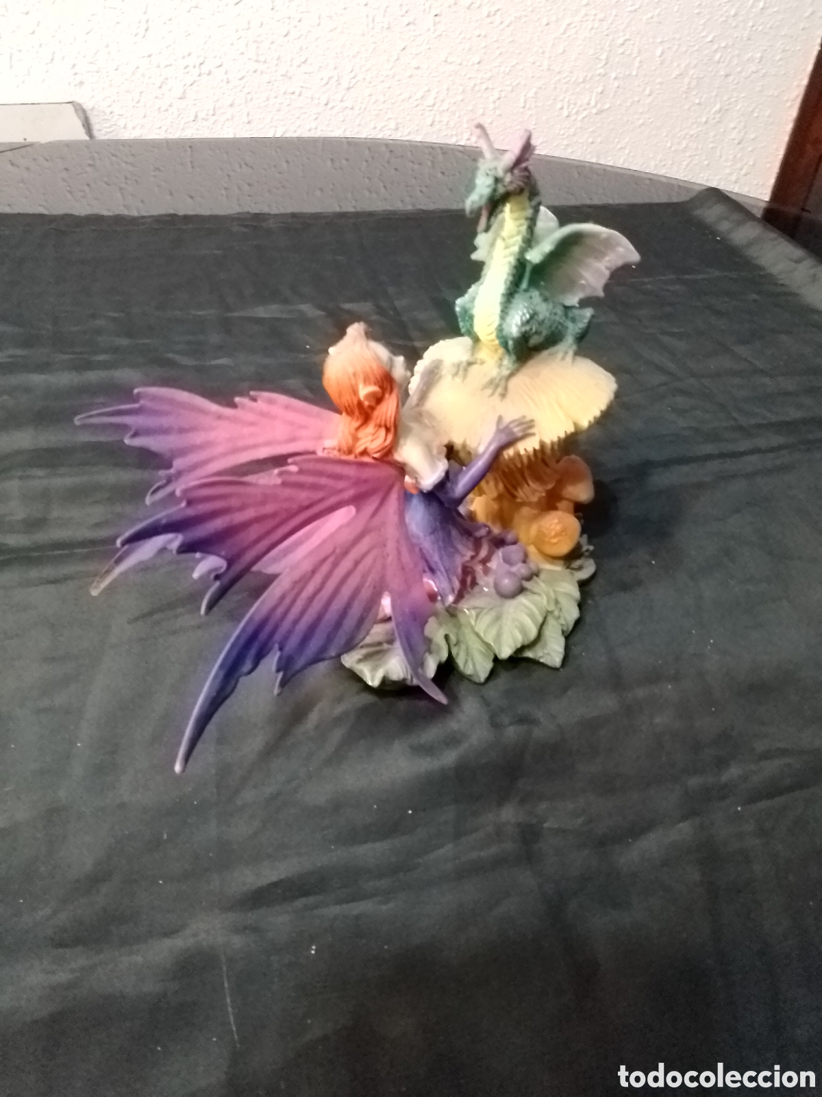 Antig&uuml;edades: Figura de hada y drag&oacute;n - Foto 2