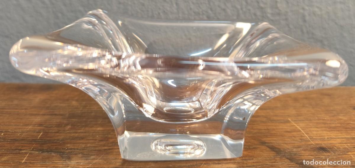 Antig&uuml;edades: Centro de mesa o cuenco cuadrado en cristal macizo transparente