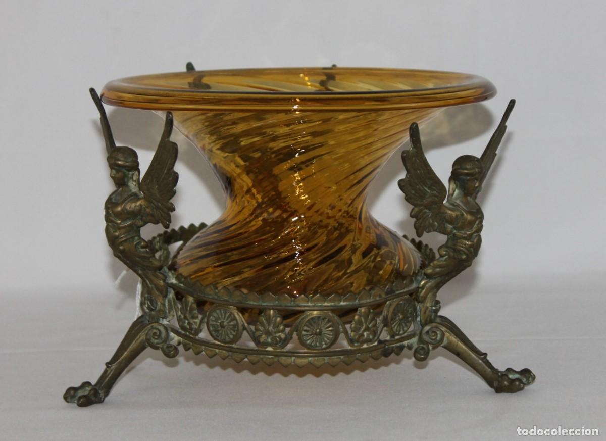 Oggetti Antichi: Escupidera antigua de bronce con &aacute;ngeles alados y vaso de cristal. Estilo Imperio. Siglo XX