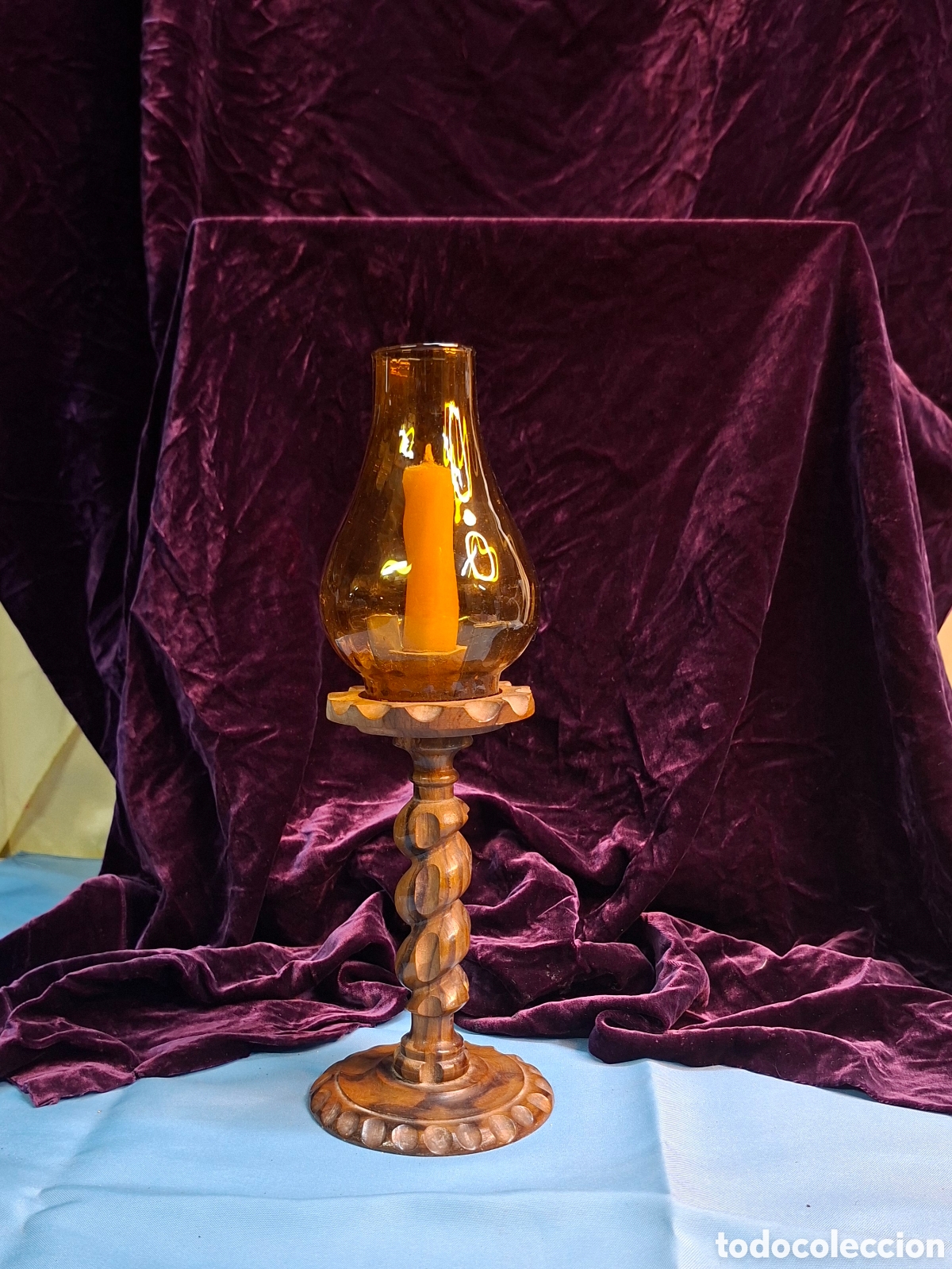 Antig&uuml;edades: Candelabro de madera tallada con tulipa &aacute;mbar - Foto 3