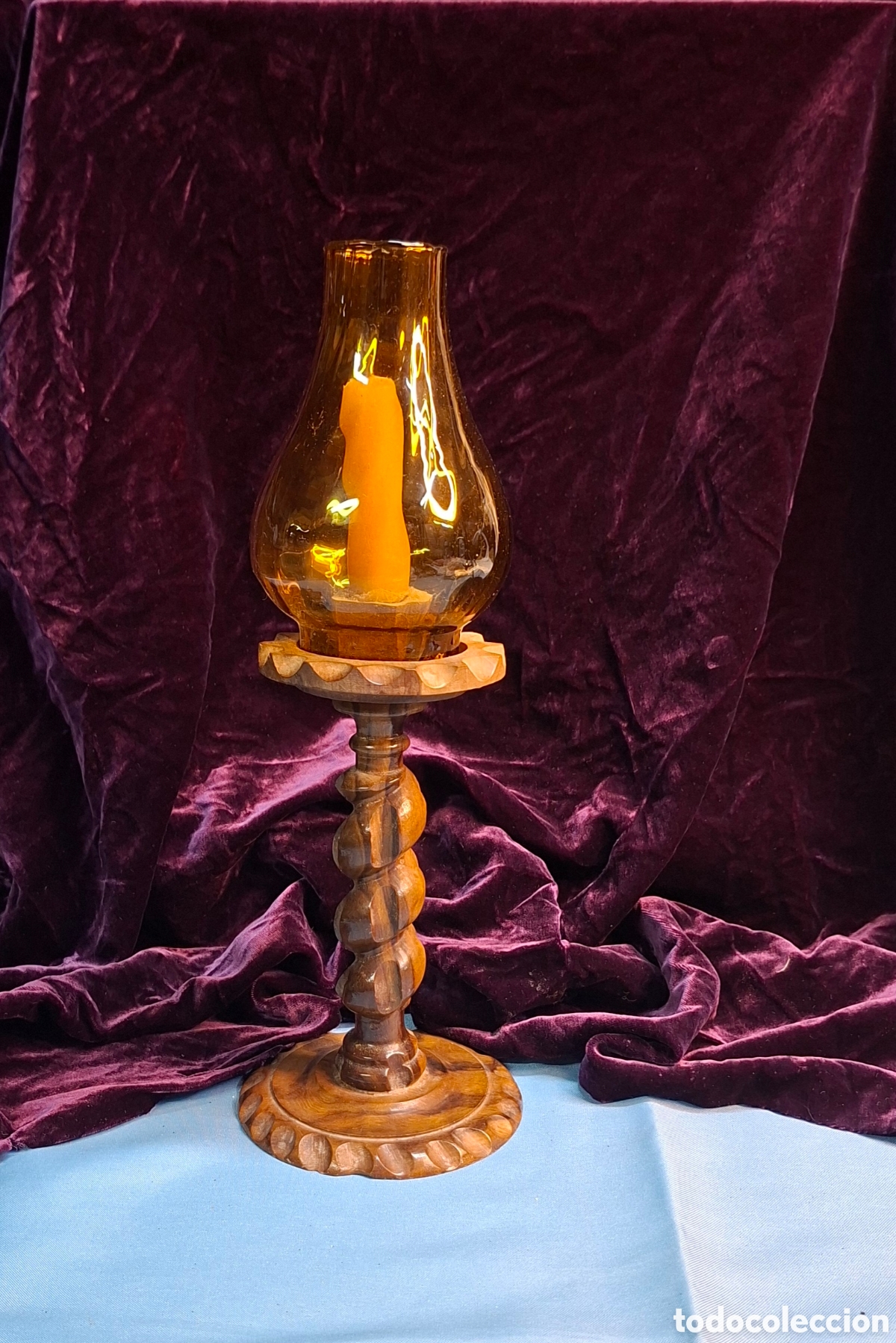 Antig&uuml;edades: Candelabro de madera tallada con tulipa &aacute;mbar - Foto 2