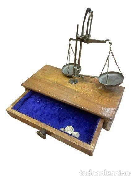 Antig&uuml;edades: Antigua Balanza de Precisi&oacute;n con Base y Caj&oacute;n de Madera - Foto 2