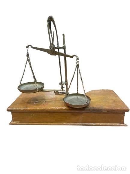 Antig&uuml;edades: Antigua Balanza de Precisi&oacute;n con Base y Caj&oacute;n de Madera - Foto 4