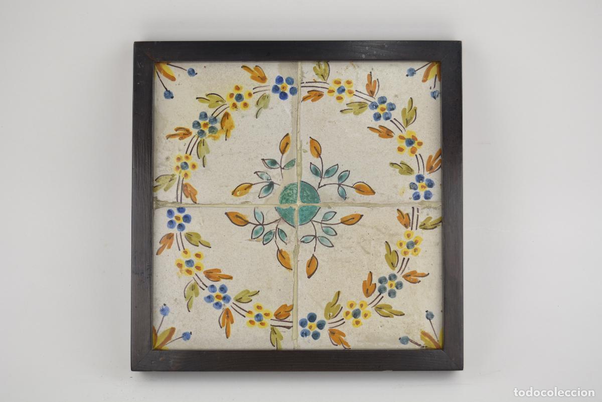 Antig&uuml;edades: Plaf&oacute;n de azulejos enmarcados siglo XIX.