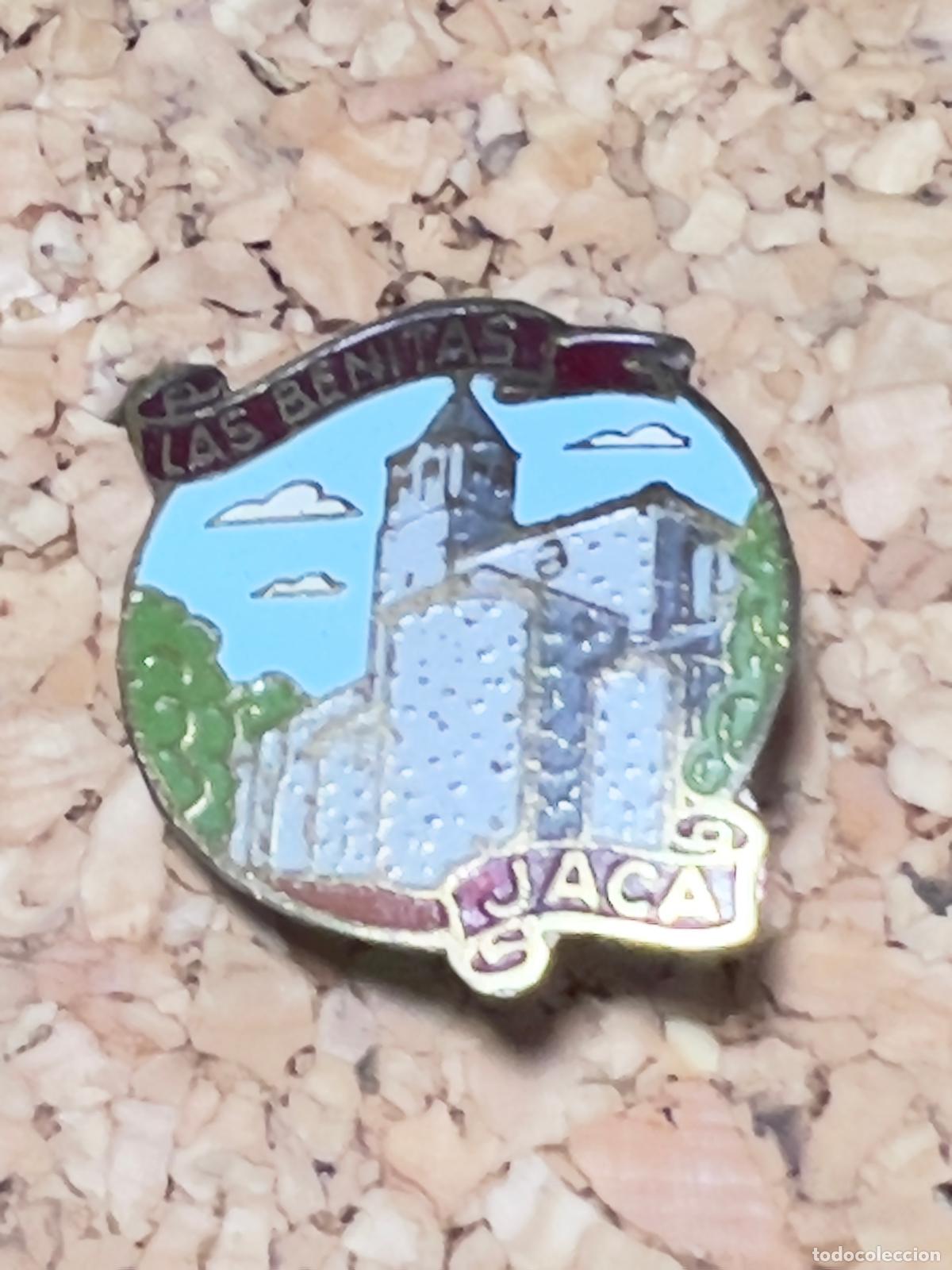 Antig&uuml;edades: Insignia aguja turismo monasterio rom&aacute;nico aragon&eacute;s LAS BENITAS JACA
