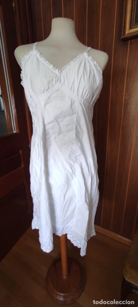 Antig&uuml;edades: ANTIGUO CAMISON DE ALGODON BLANCO CON BORDADO INGL&Eacute;S Y PUNTILLA - Talla M (48x100 cm)