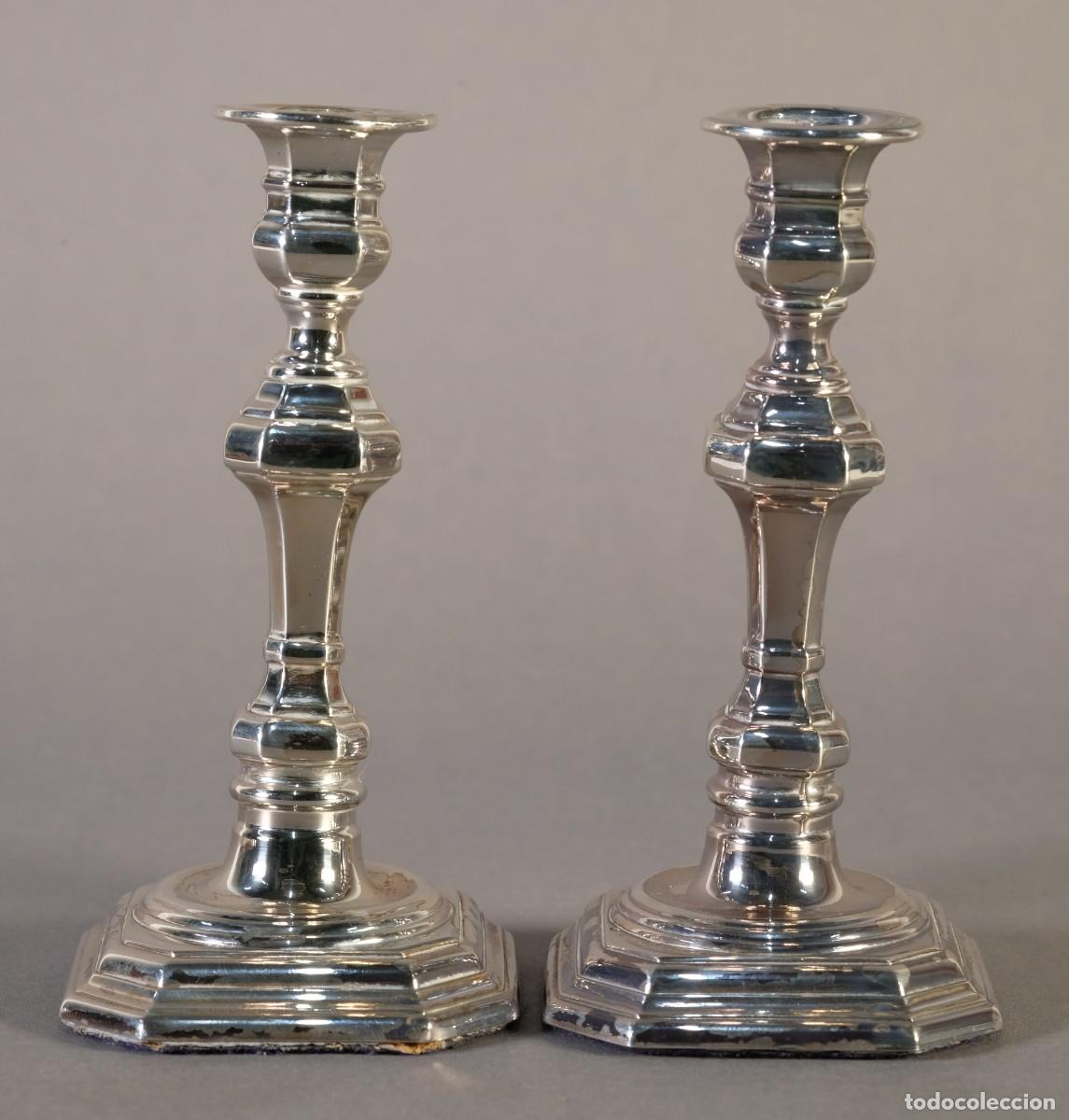 Antig&uuml;edades: Pareja de peque&ntilde;os candeleros en plata siglo XX