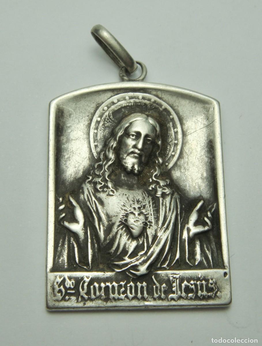 Antig&uuml;edades: Medalla devocional del Sagrado Coraz&oacute;n de Jes&uacute;s &middot; Plata 800 &middot; 30 mm