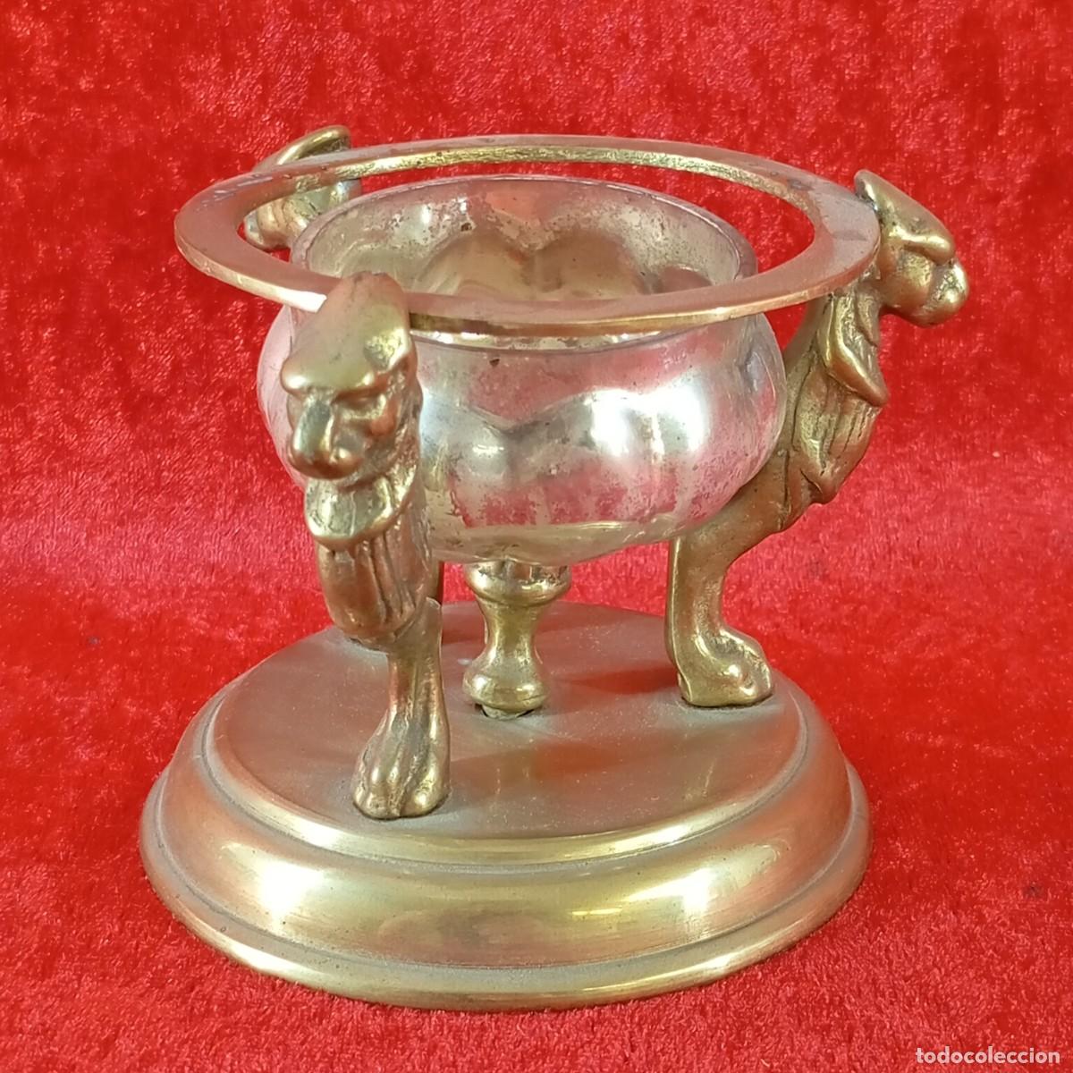 Antig&uuml;edades: ANTIGUO SOPORTE DECORATIVO DE METAL DORADO - PEQUE&Ntilde;O CUENCO DE METAL - 8 X 9,5 CM / 2235