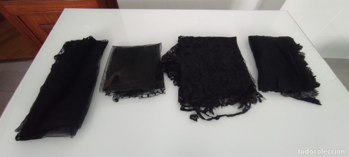 Antig&uuml;edades: LOTE DE 4 ANTIGUOS VELOS Y MANTILLAS DE TUL/ENCAJE NEGRO - PARA RESTAURACION O INDUMENTARIA (s. XX)