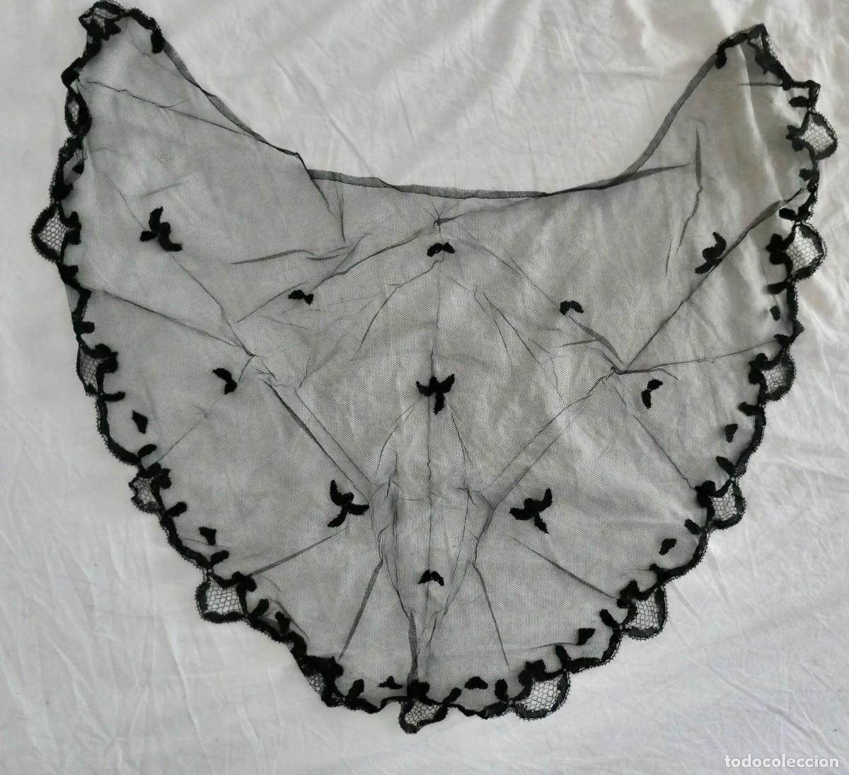 Antig&uuml;edades: ANTIGUA MANTILLA CORTA / TOCADO DE TUL Y ENCAJE NEGRO S. XX - ROSTRILLO VIRGEN / MISA