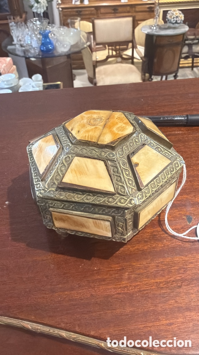 Antig&uuml;edades: CAJITA HECAGONAL HUESO BRONCE - Foto 2