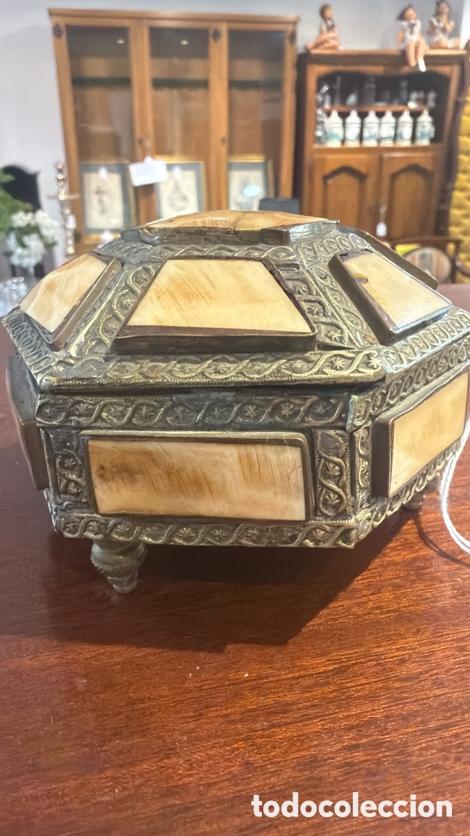 Antig&uuml;edades: CAJITA HECAGONAL HUESO BRONCE - Foto 1