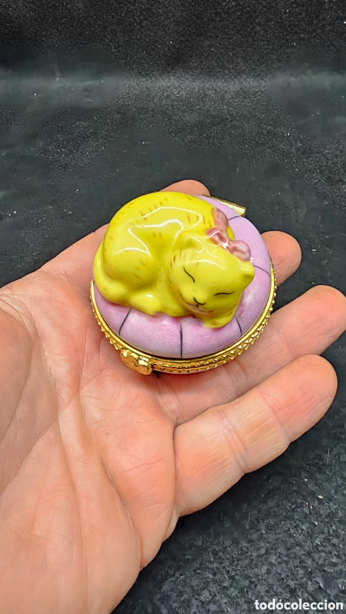 Antig&uuml;edades: Bonita cajita de porcelana de colecci&oacute;n