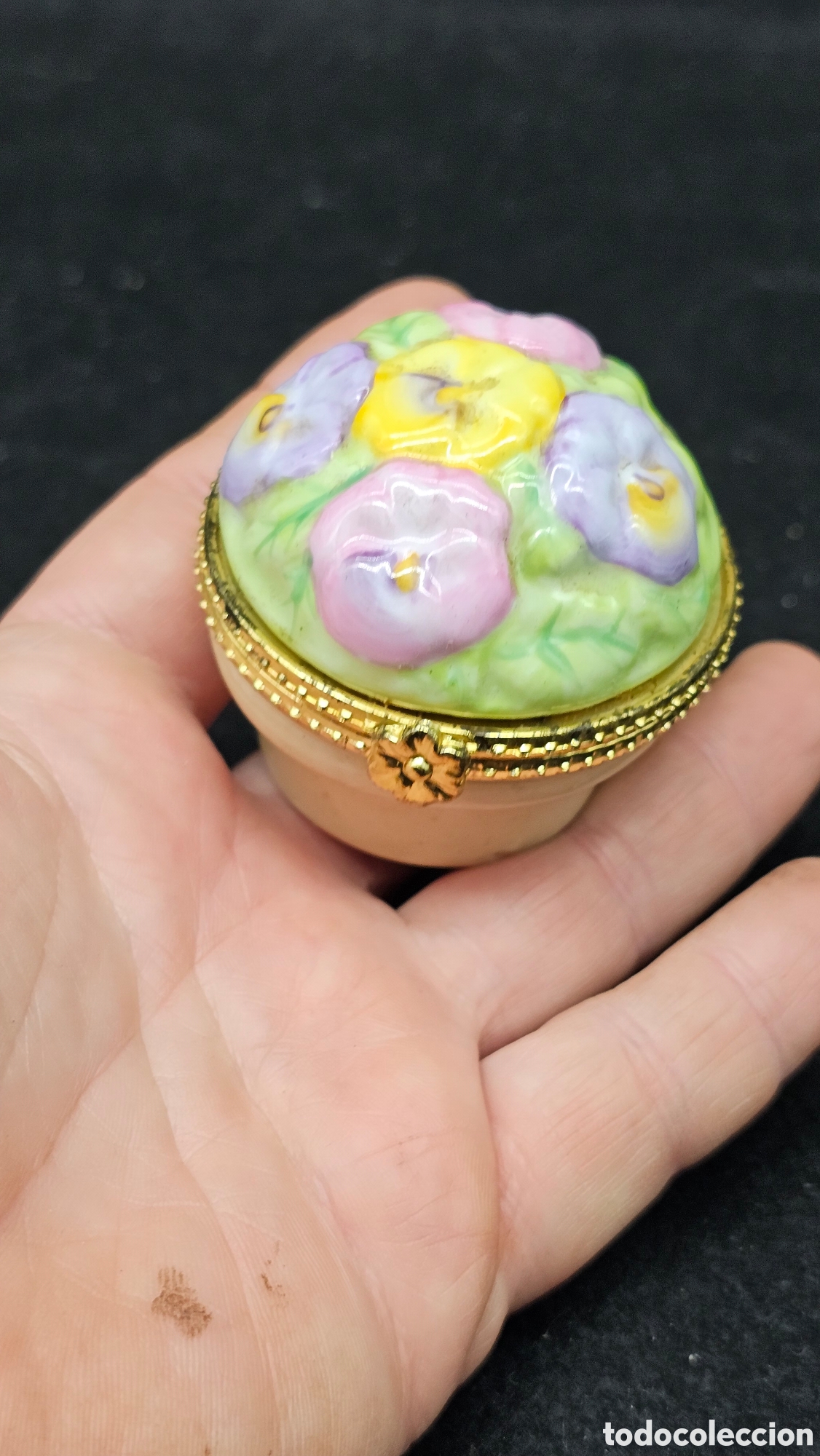 Antig&uuml;edades: Cajita de porcelana de colecci&oacute;n