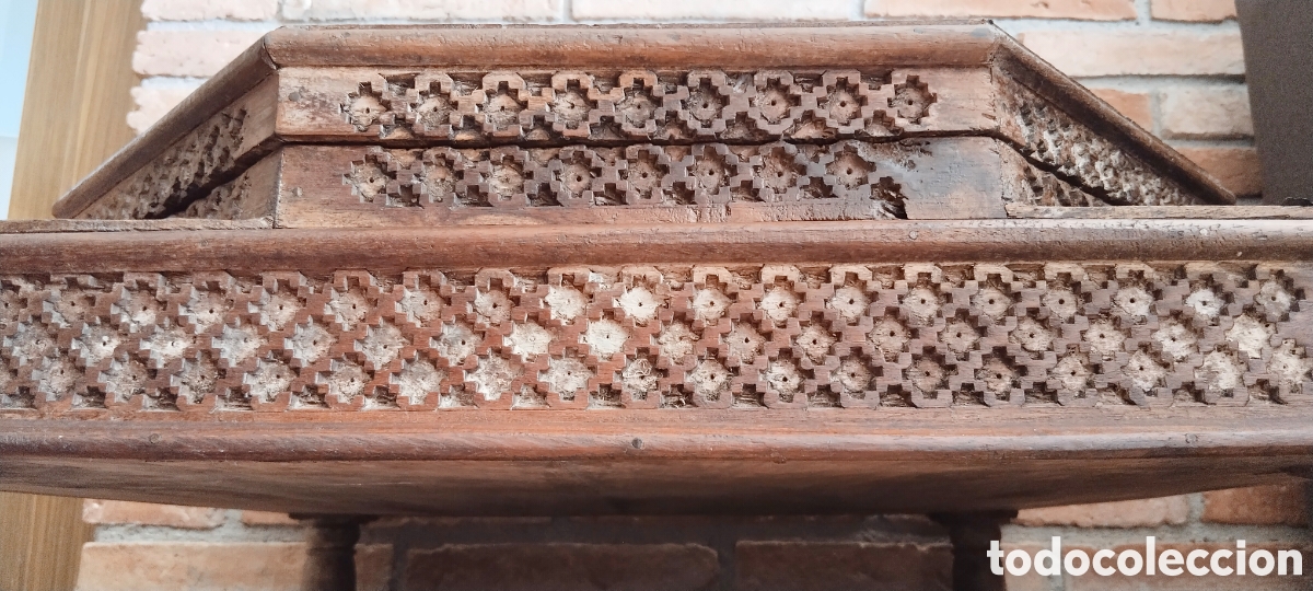 Antig&uuml;edades: Mesa de centro octogonal colonial. Principios S. XX - Foto 4