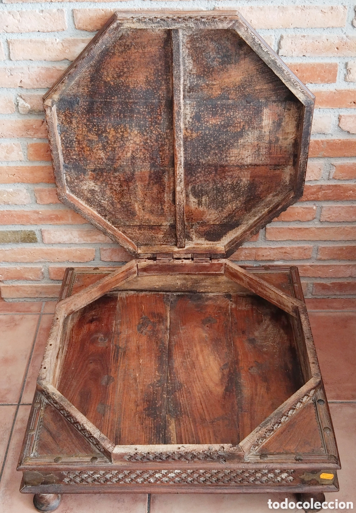 Antig&uuml;edades: Mesa de centro octogonal colonial. Principios S. XX - Foto 9