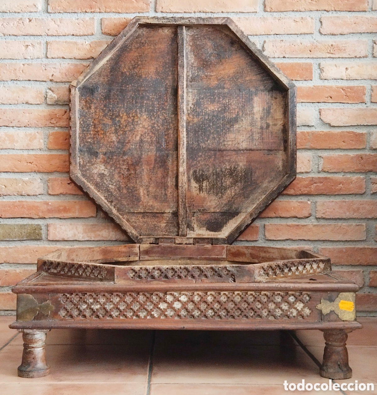 Antig&uuml;edades: Mesa de centro octogonal colonial. Principios S. XX - Foto 10