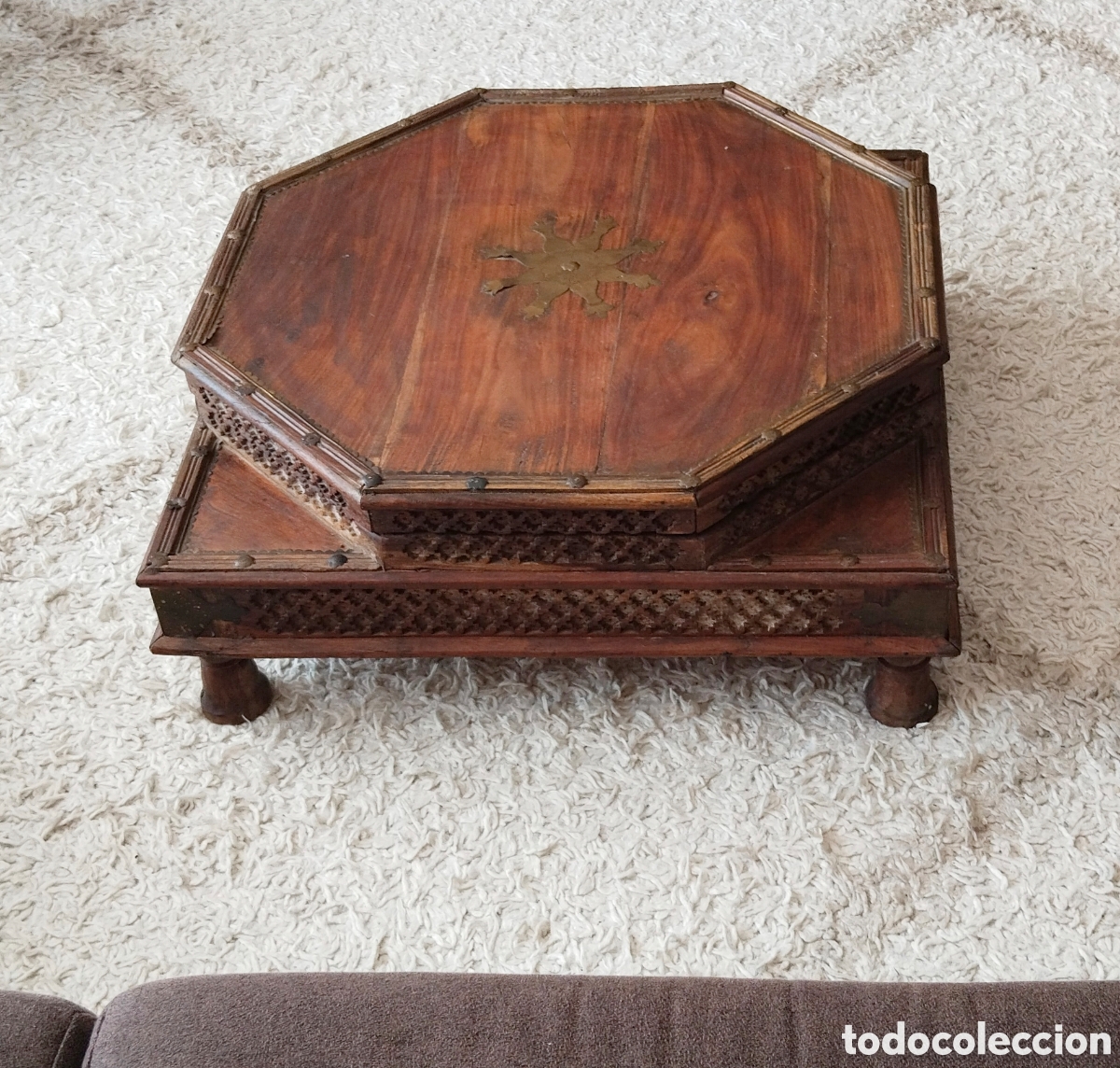Antig&uuml;edades: Mesa de centro octogonal colonial. Principios S. XX - Foto 16
