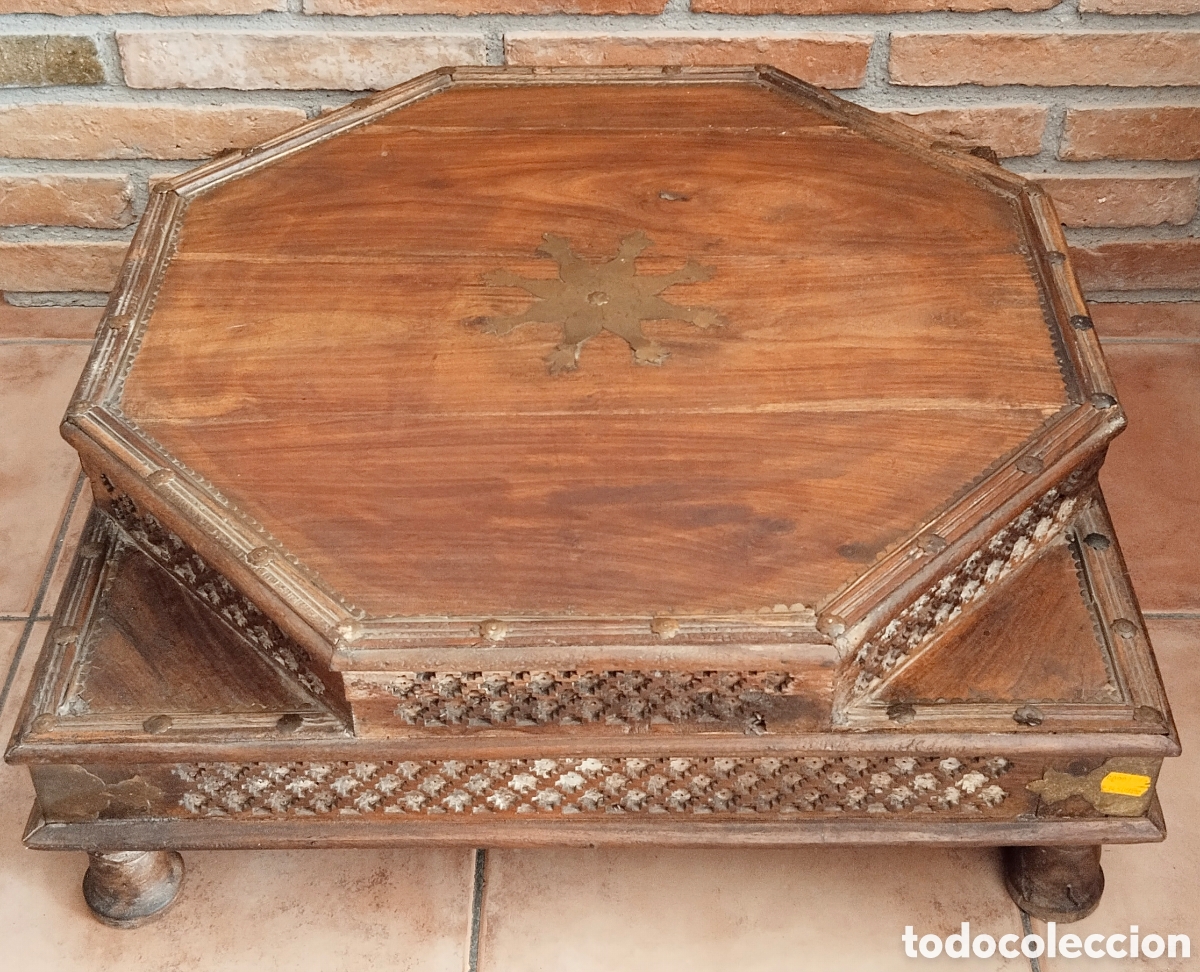 Antig&uuml;edades: Mesa de centro octogonal colonial. Principios S. XX - Foto 1