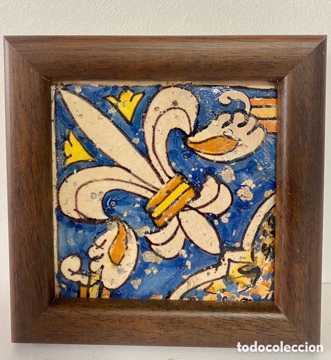Antig&uuml;edades: Azulejo de cer&aacute;mica catalana del Siglo XVIII Flor de Lis