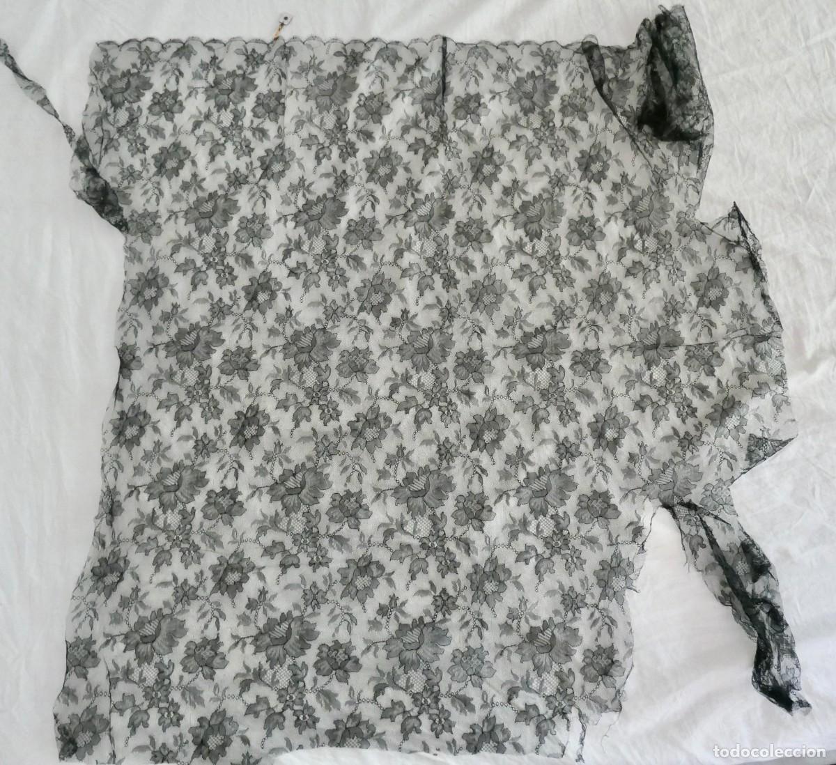 Antig&uuml;edades: ANTIGUO RETAL / FRAGMENTO DE ENCAJE DE TUL NEGRO BORDADO FLORAL - 52 X 76 CM - PARA RESTAURACI&Oacute;N / V