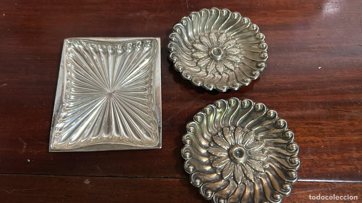 Antig&uuml;edades: BANDEJITAS PLATEADAS LOTE DE 3 UDS. LA MAYOR MIDE 11 X 9 CMS.