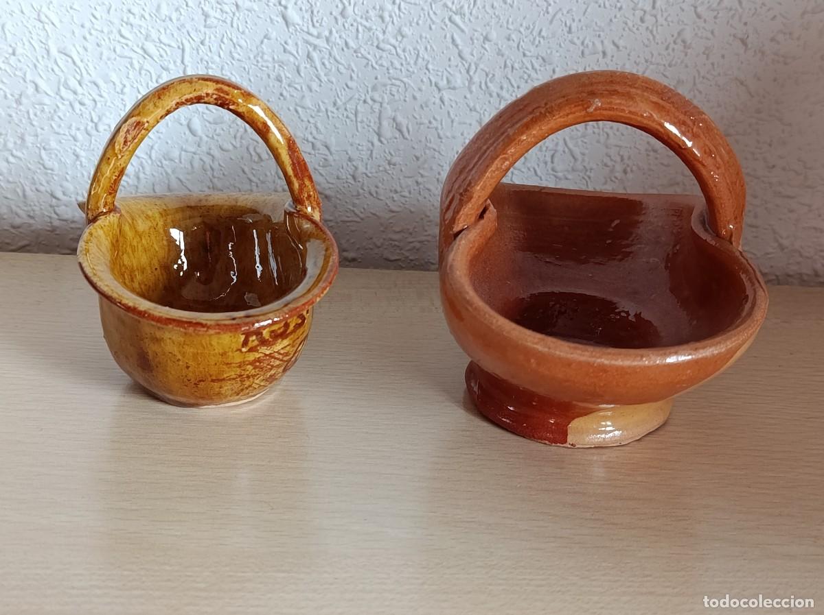Antig&uuml;edades: Lote 2 cestas de barro varios eventos - Foto 2