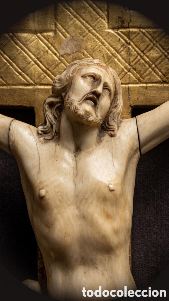 Antig&uuml;edades: Impresionante Cristo de Marfil
