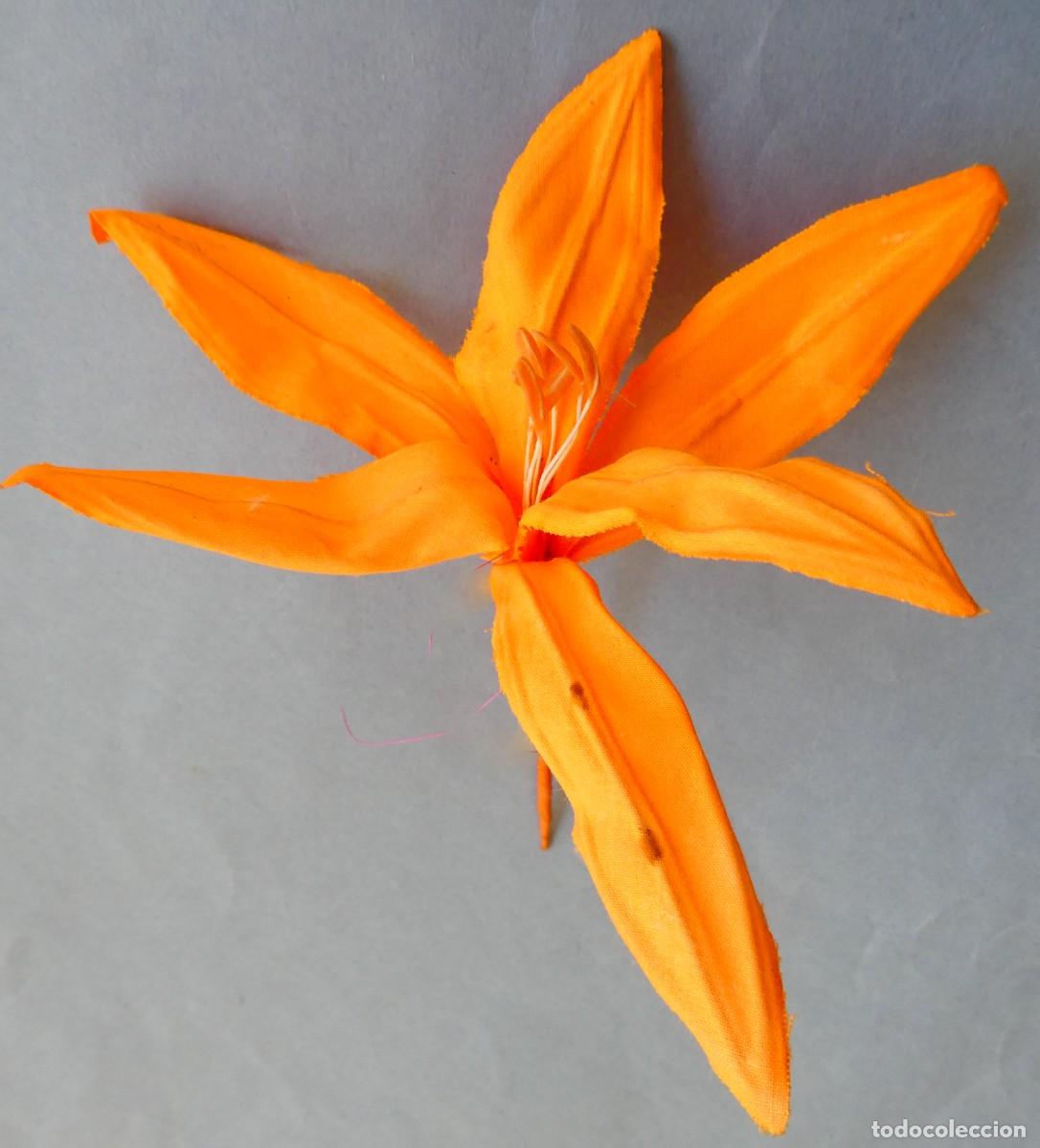 Antig&uuml;edades: ANTIGUA FLOR DE TELA PARA ADORNAR PRENDAS PRIMERA MITAD S.XX