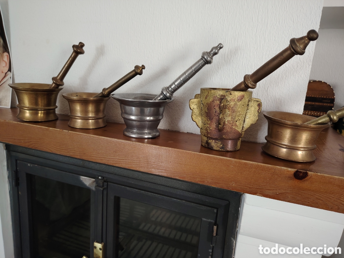 Antig&uuml;edades: 4 almireces de bronce y uno de aluminio - Foto 1