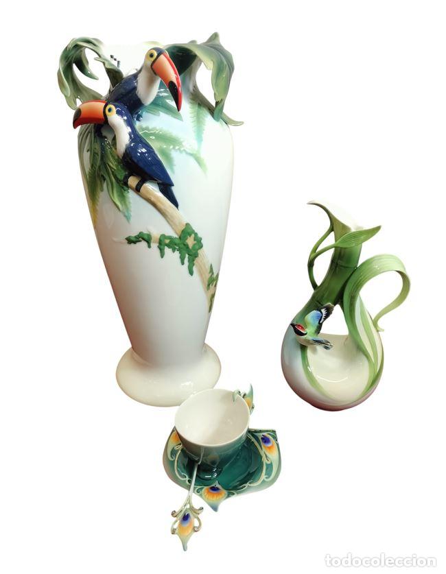 Antig&uuml;edades: CONJUNTO DE JARR&Oacute;N, JARRA Y TAZA CON PLATILLO. EDICI&Oacute;N PARADISE CALLS, FRANZ. PORCELANA. ASIA. XX.