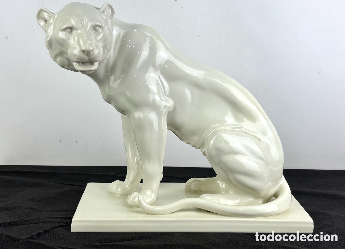 Antig&uuml;edades: GRAN LEON PORCELANA, ART DEC&Oacute; - WOLHSTEDT KUNST - ALEMANIA - 28 X 31 CM