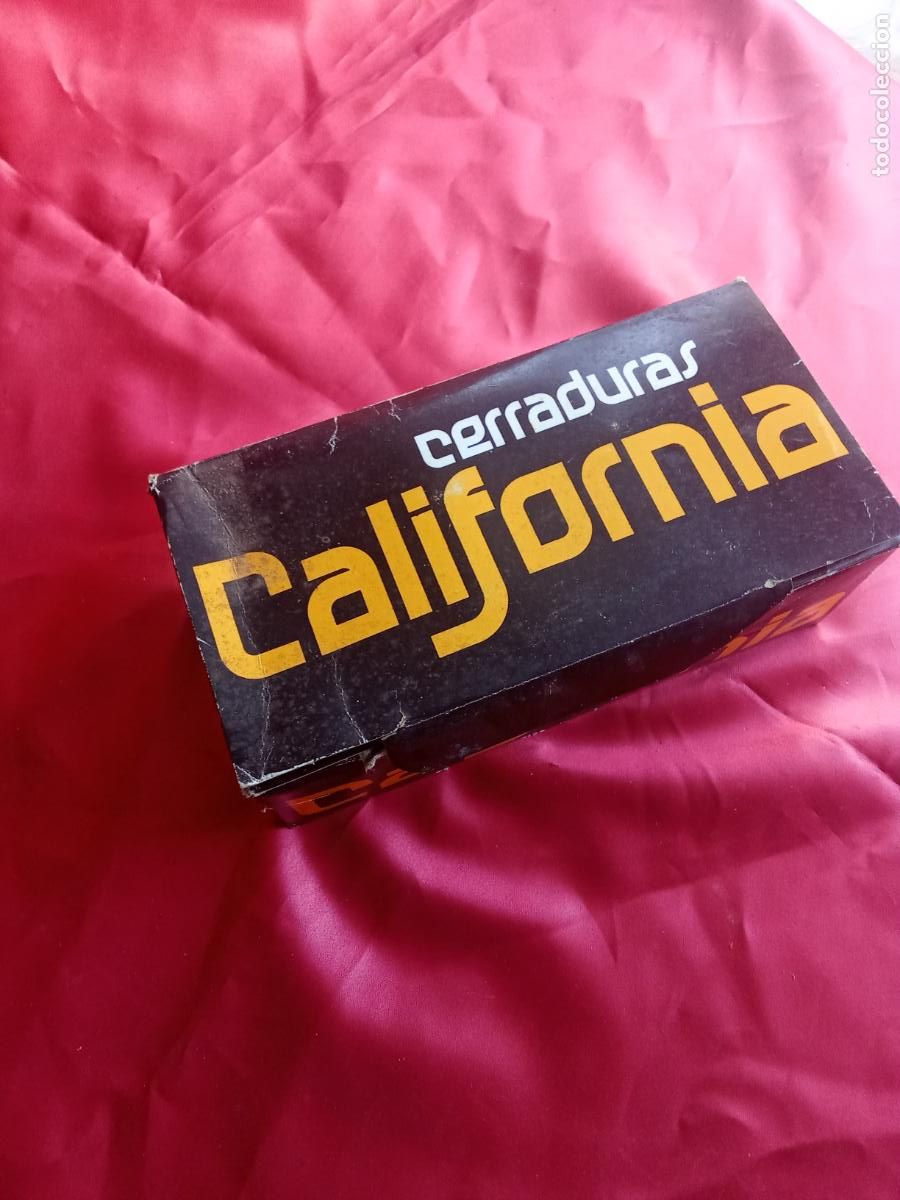 Antig&uuml;edades: Cerradura califormnia, todas las piezas. Caja Tornillos
