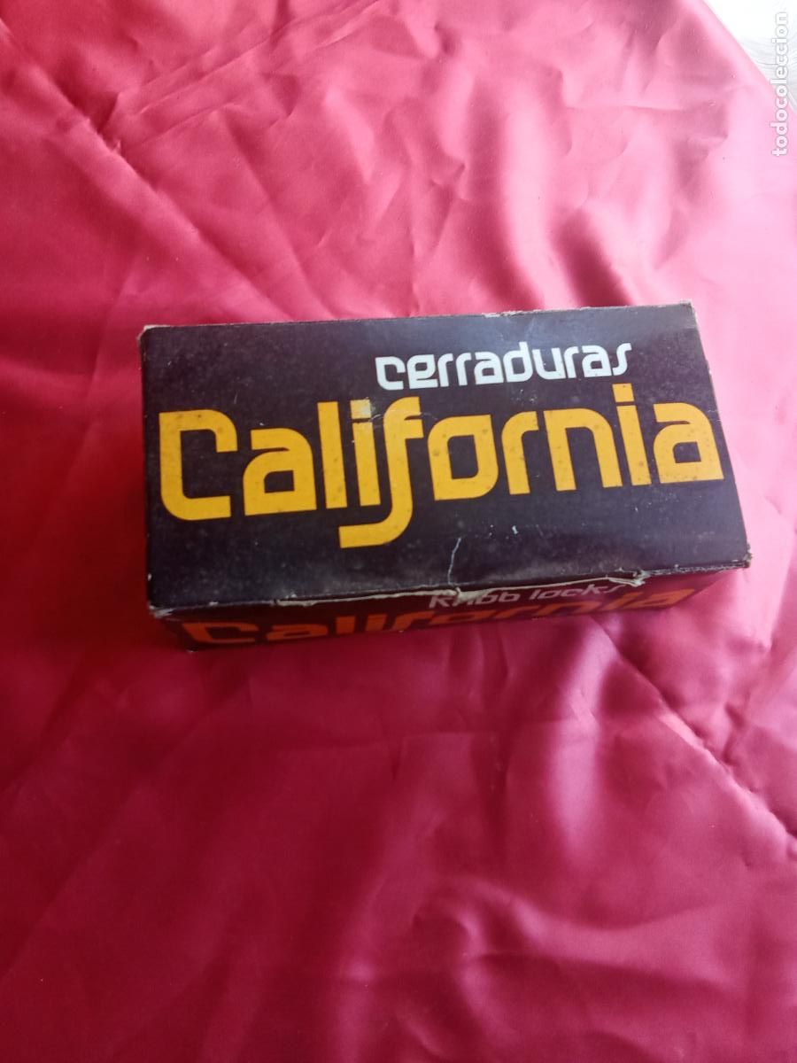 Antig&uuml;edades: Cerradura califormnia, todas las piezas. Caja Tornillos
