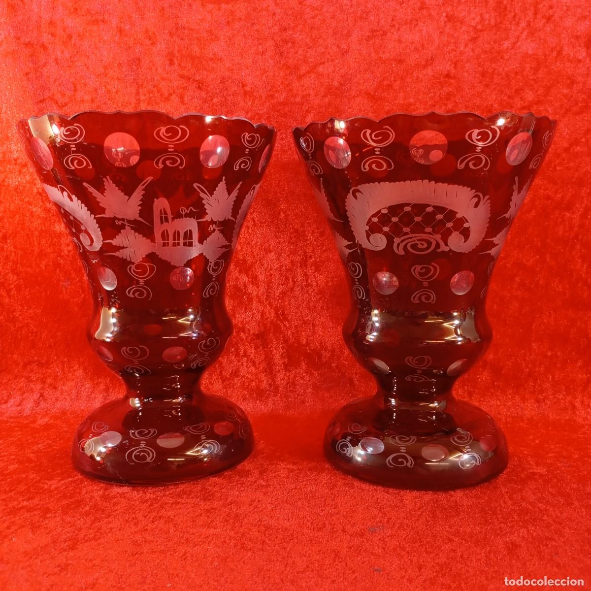 Antig&uuml;edades: LOTE 2 JARRONES DE CRISTAL DE BOHEMIA - COLOR ROJO RUB&Iacute; - TALLADO AL &Aacute;CIDO - 20,5 X 15,5 CM