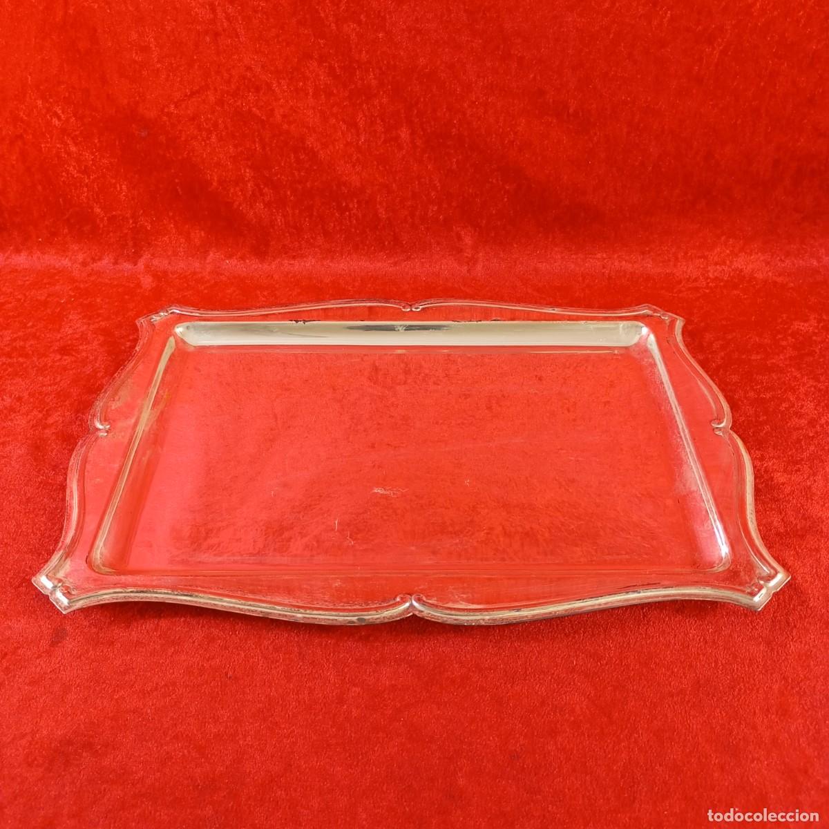 Antig&uuml;edades: ANTIGUA BANDEJA DE PLATA O SIMILAR - RECTANGULAR - CONTORNO ONDULADO - 38 X 28 CM