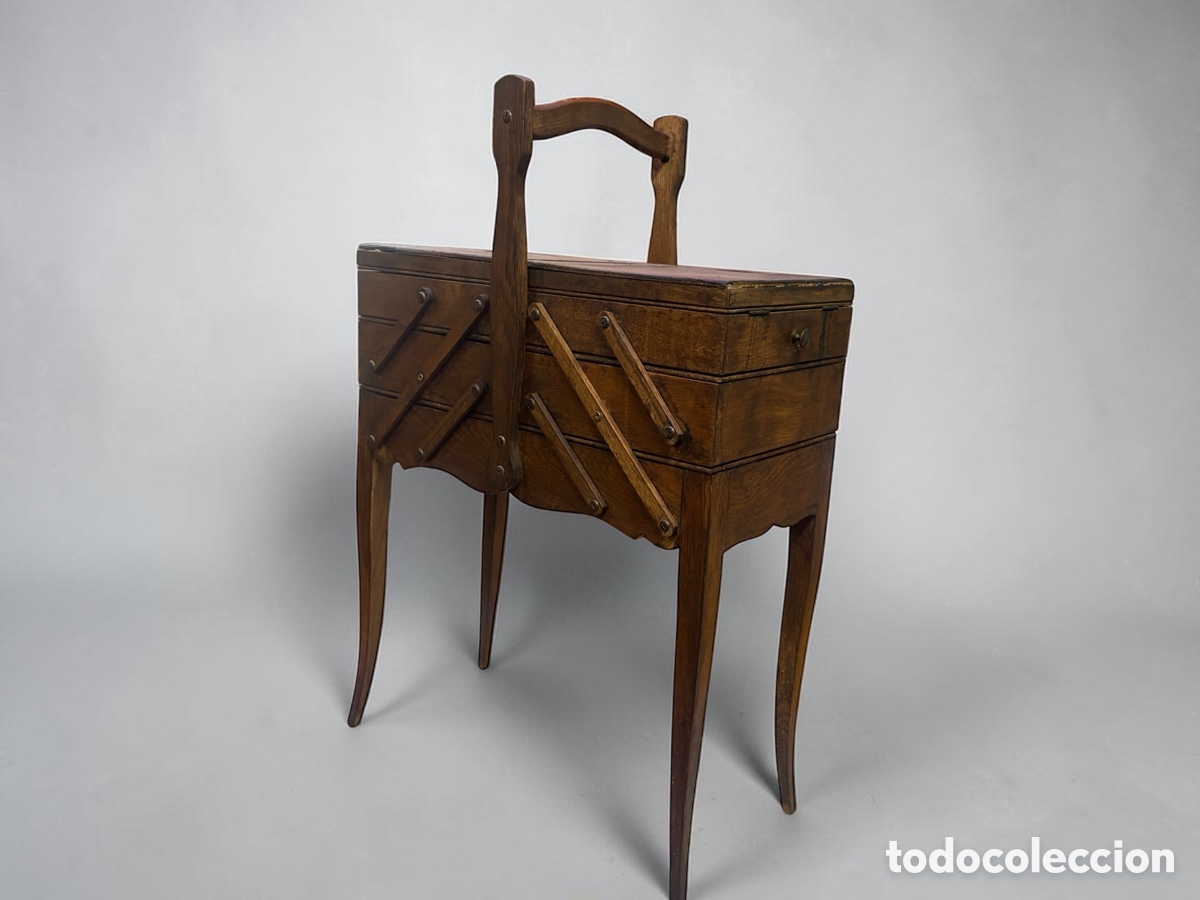 Antig&uuml;edades: Antiguo costurero de pie - Foto 1