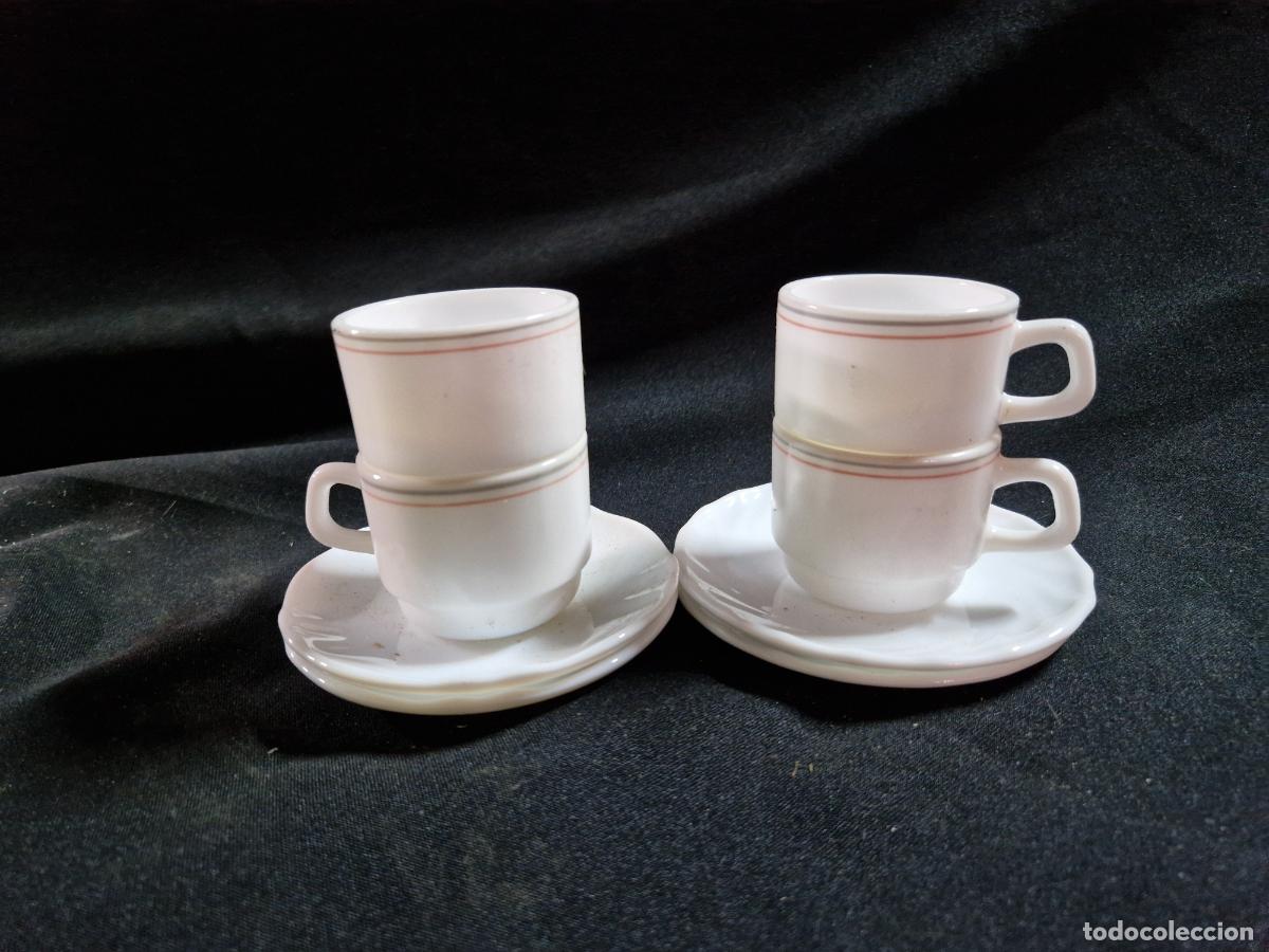 Antig&uuml;edades: 4 BONITOS PLATOS Y TAZAS DE CAFE. COLOR BLANCO