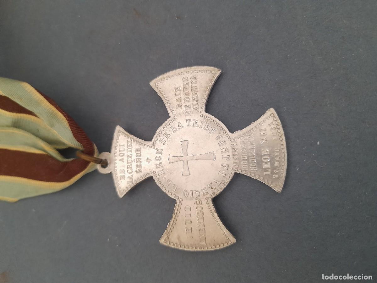 Antig&uuml;edades: medalla religiosa, cruz leon XII. aluminio 4,5x4,5cm aprox