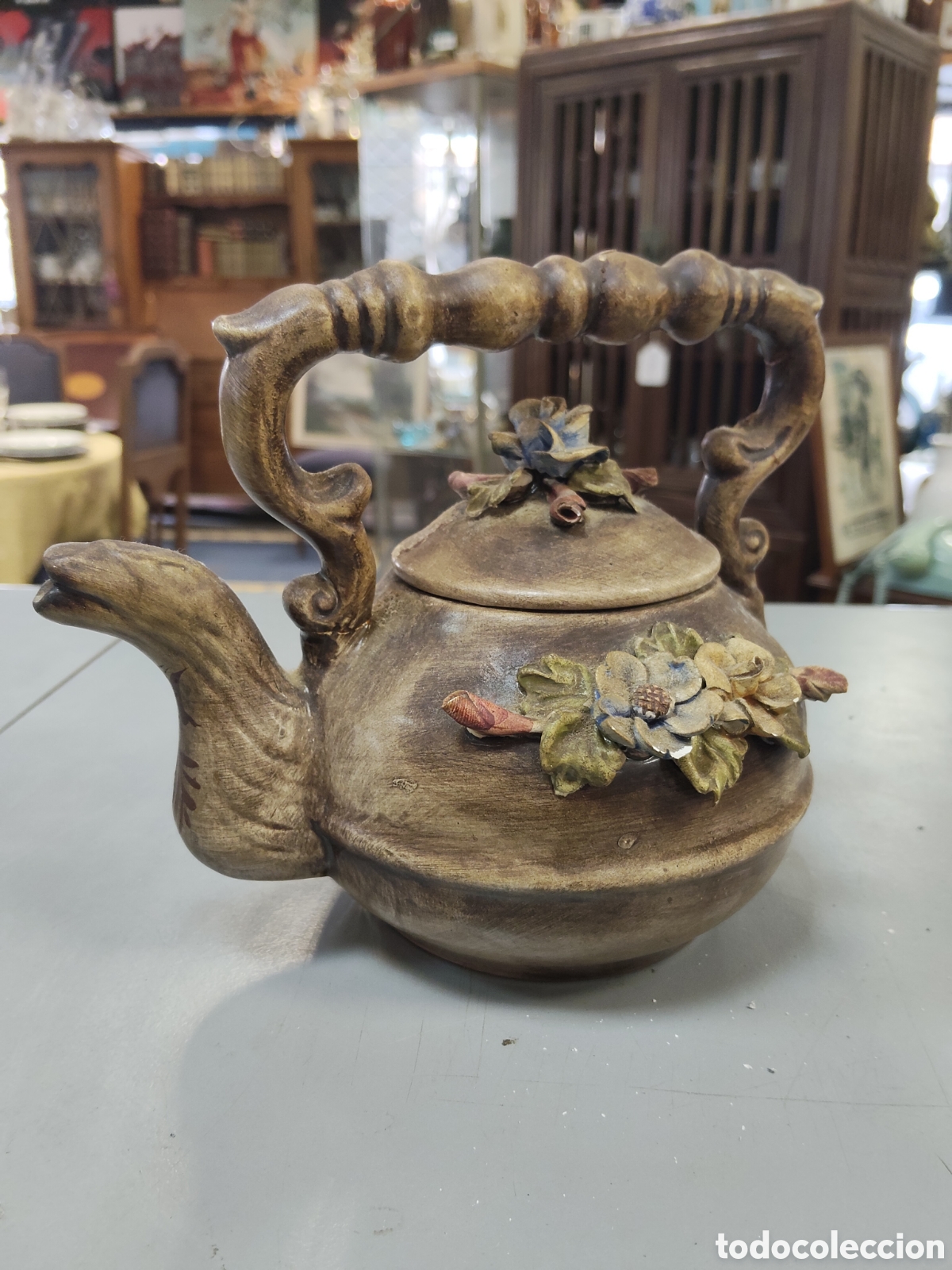 Antig&uuml;edades: Antigua tetera de loza - Foto 1