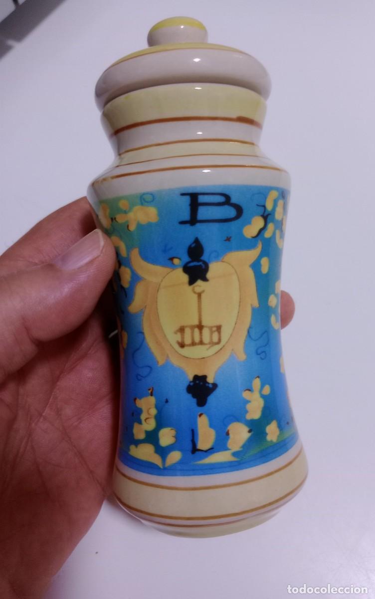 Antig&uuml;edades: Tarro de farmacia de porcelana