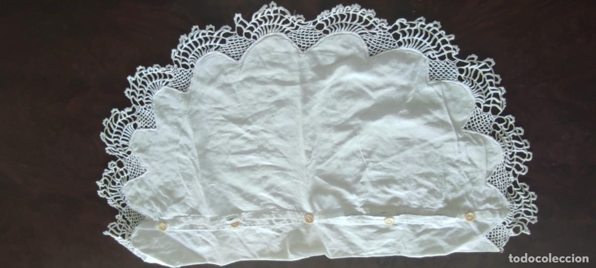 Antig&uuml;edades: FUNDA DE ALMOHADA / ALMOHADON VINTAGE &ndash; ENCAJE DE GANCHILLOS Y CIERRE POR BOTONES &ndash; 50 x 30 cm