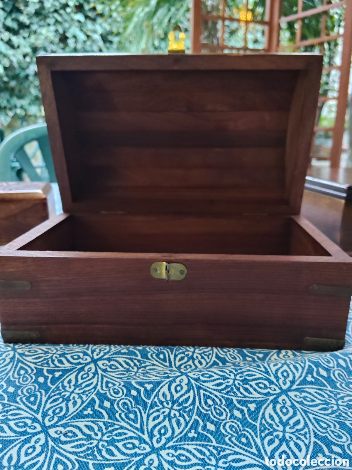 Antig&uuml;edades: Magn&iacute;fica caja de madera tipo cofre - Foto 2